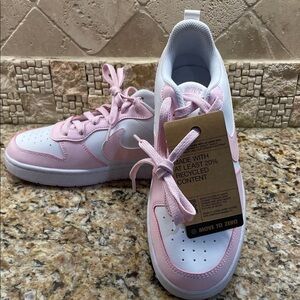 Nike Court Borough Low Recraft
Size: 6.5 Youth
Colorway: White/Pink Foam